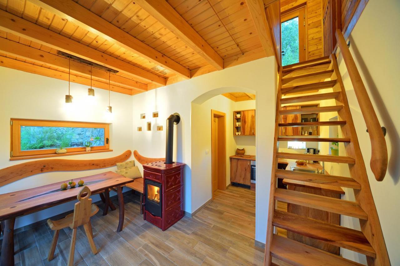 Granaries Pear & Walnut Villa Tolmin Exterior photo